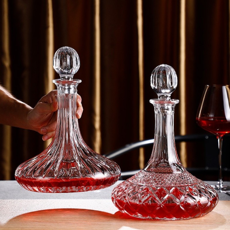 Wine Decanter with Lid Flat Bottom Decanter Crystal Glass Wine Jug