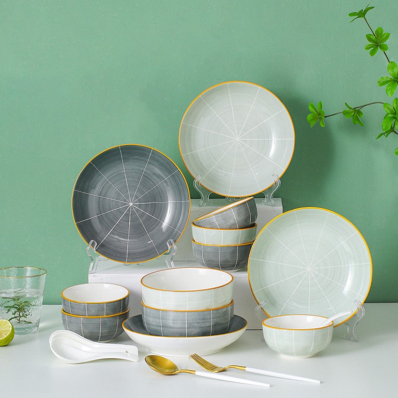 Japanese Phnom Penh Collection: Exquisite 18-Piece Ceramic Dinnerware Set
