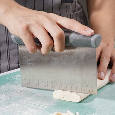 Stainless Steel Flour Cutter Dough Cutter Scraper with Scale Stainless Steel Flour Cutter Dough Cutter Scraper with Scale