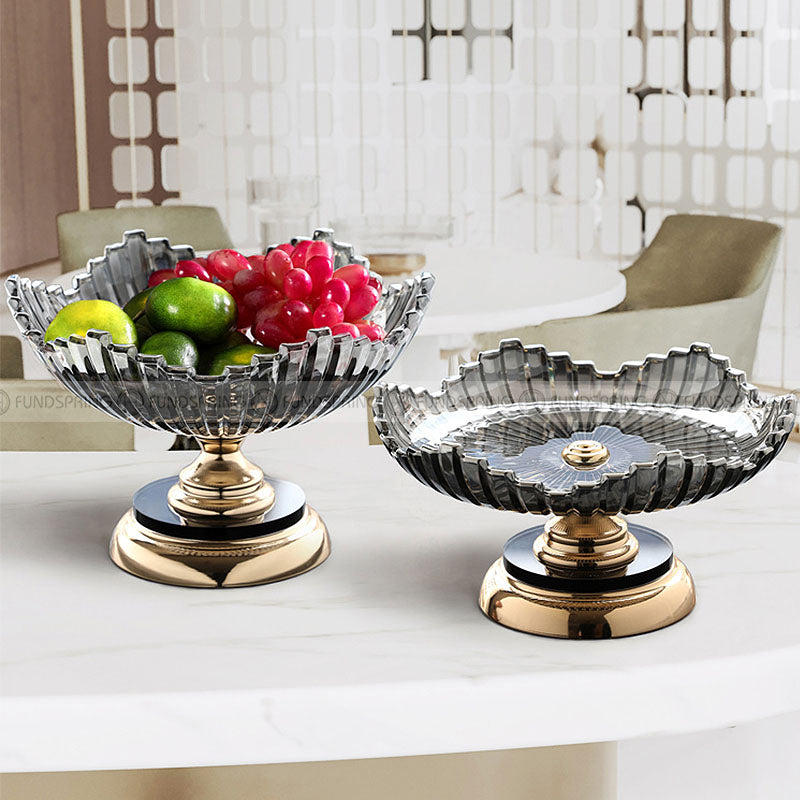 Euro Elegance: Glass Serving Bowl for Luxurious Living Room Decor