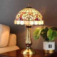 ヴィンテージティファニーランプテーブルランプ寝室用蝶と花ランプシェード固体真鍮花瓶ベース ヴィンテージティファニーランプテーブルランプ寝室用蝶と花ランプシェード固体真鍮花瓶ベース